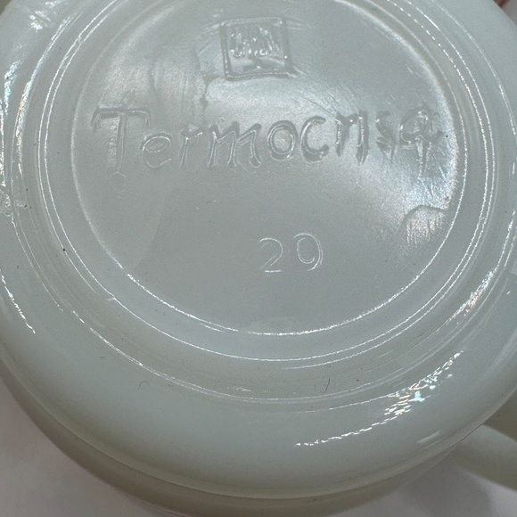 4 Holly Hobby Termocrisa milk glass mugs. Red and White Holly Hobby mug. - Picture 6 of 9